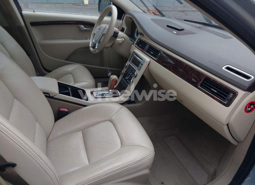 Photo 5 of 2010 Volvo Xc70 T6 (VIN YV4992BZ1A1089929)