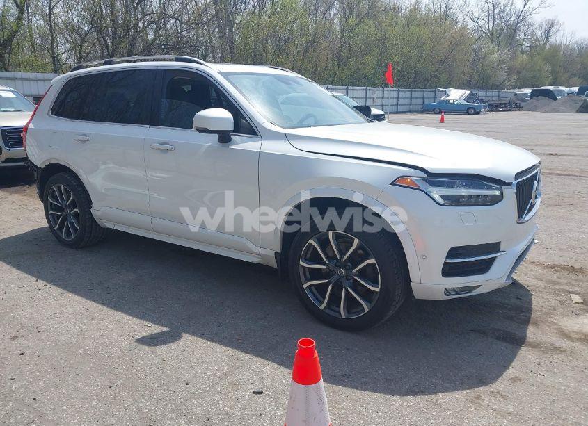 2016 Volvo Xc90 T6 MOMENTUM (VIN YV4A22PK1G1088978) main photo