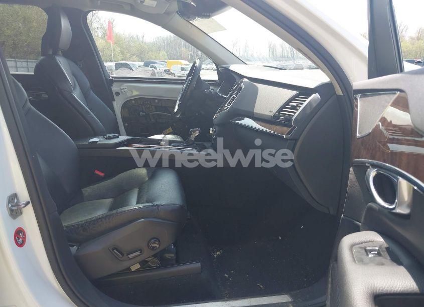 Photo 5 of 2016 Volvo Xc90 T6 MOMENTUM (VIN YV4A22PK1G1088978)