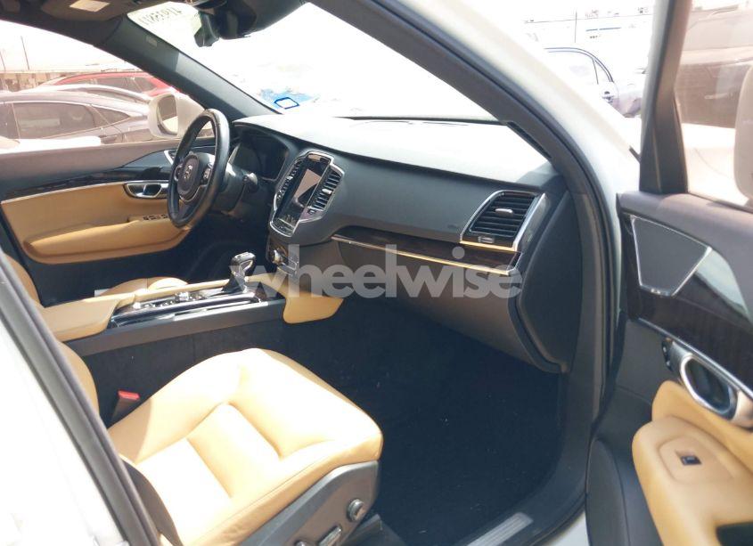 Photo 5 of 2017 Volvo Xc90 T6 MOMENTUM (VIN YV4A22PK2H1145660)