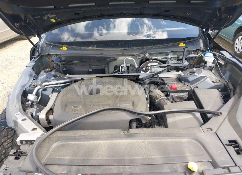 Photo 10 of 2021 Volvo Xc90 T6 MOMENTUM 7 PASSENGER (VIN YV4A22PK3M1689322)