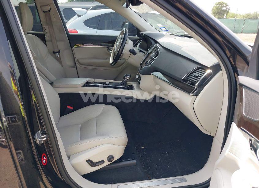 Photo 5 of 2017 Volvo Xc90 T6 MOMENTUM (VIN YV4A22PK6H1120969)