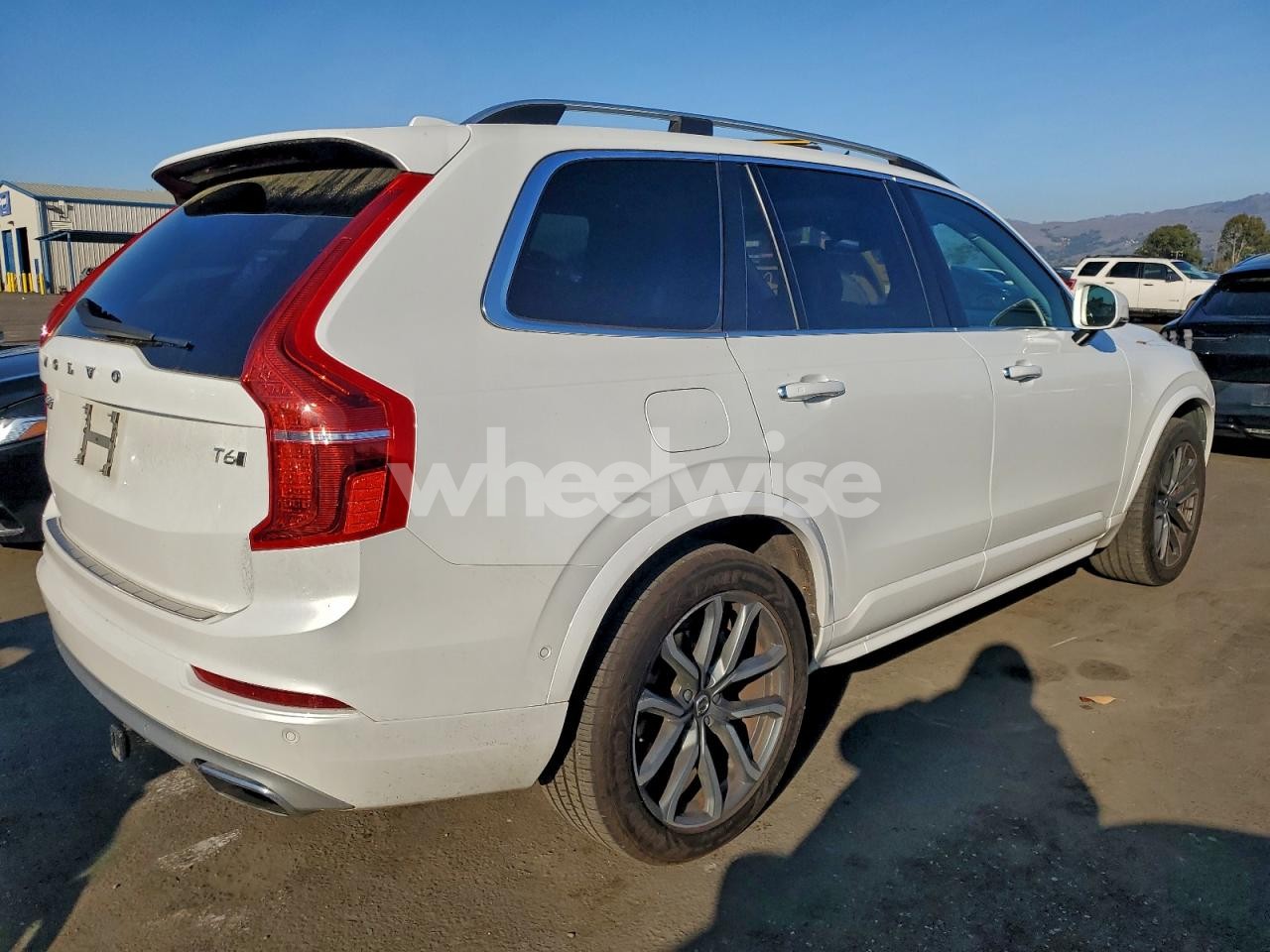 Photo 3 of 2018 VOLVO XC90 T6 (VIN YV4A22PK9J1391434)