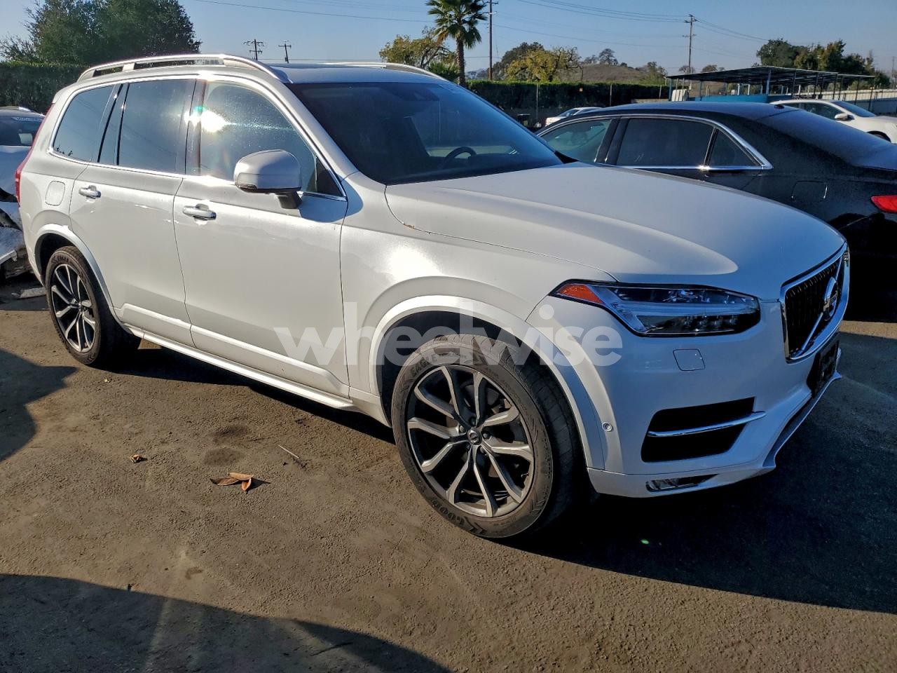 Photo 4 of 2018 VOLVO XC90 T6 (VIN YV4A22PK9J1391434)