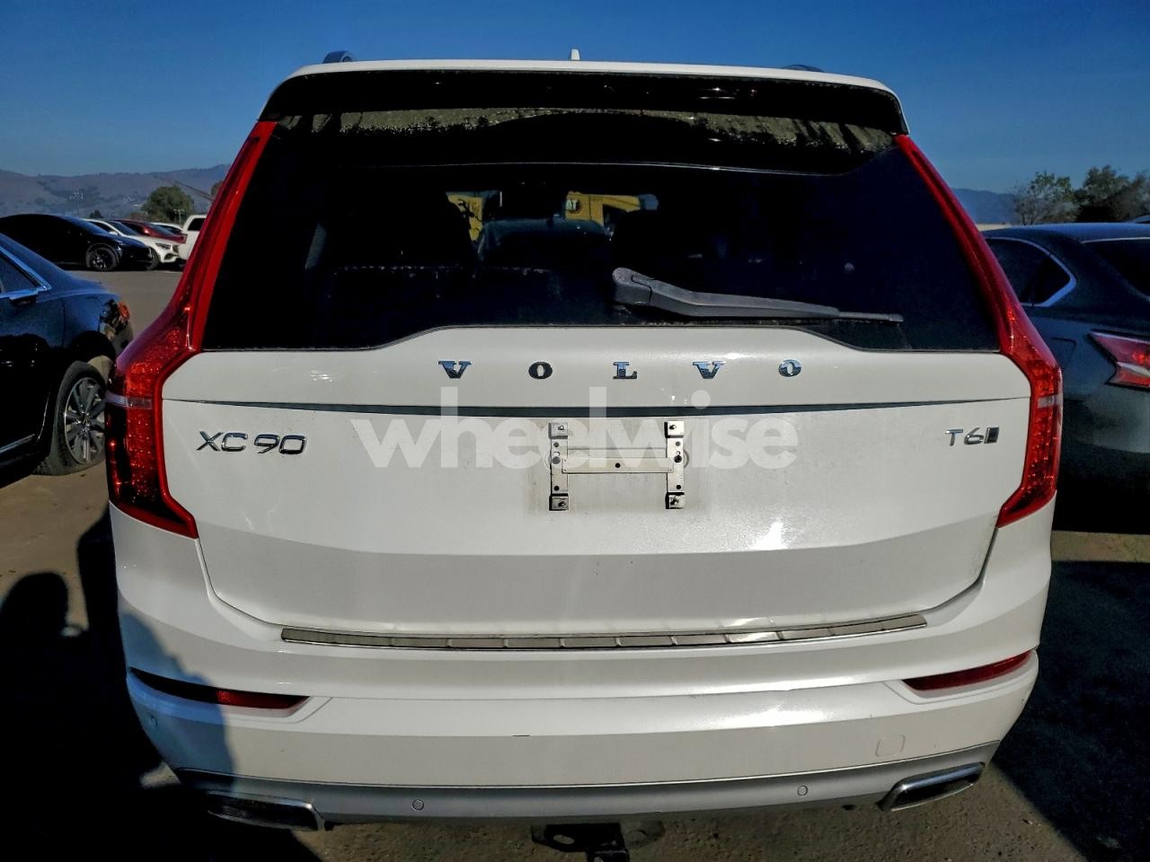 Photo 6 of 2018 VOLVO XC90 T6 (VIN YV4A22PK9J1391434)