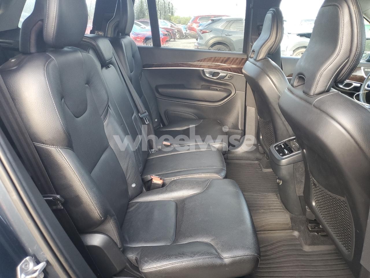 Photo 11 of 2019 VOLVO XC90 T6 MOMENTUM (VIN YV4A22PKXK1464103)