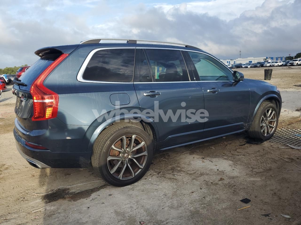 Photo 3 of 2019 VOLVO XC90 T6 MOMENTUM (VIN YV4A22PKXK1464103)