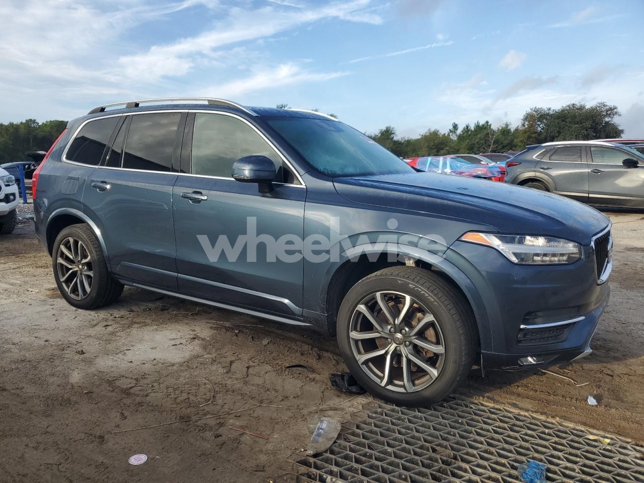 Photo 4 of 2019 VOLVO XC90 T6 MOMENTUM (VIN YV4A22PKXK1464103)