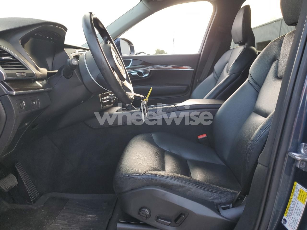 Photo 7 of 2019 VOLVO XC90 T6 MOMENTUM (VIN YV4A22PKXK1464103)