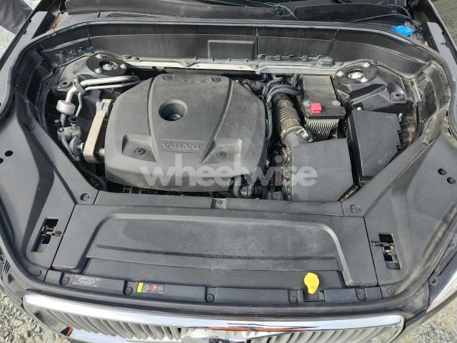 Photo 3 of 2018 VOLVO XC90 T6 (VIN YV4A22PL3J1356896)