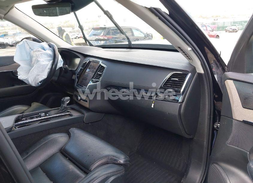 Photo 5 of 2021 Volvo Xc90 T6 INSCRIPTION 7 PASSENGER (VIN YV4A22PL8M1770292)