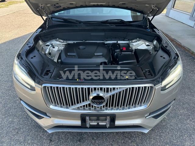 Photo 2 of 2016 VOLVO XC90 T6 (VIN YV4A22PLXG1000681)