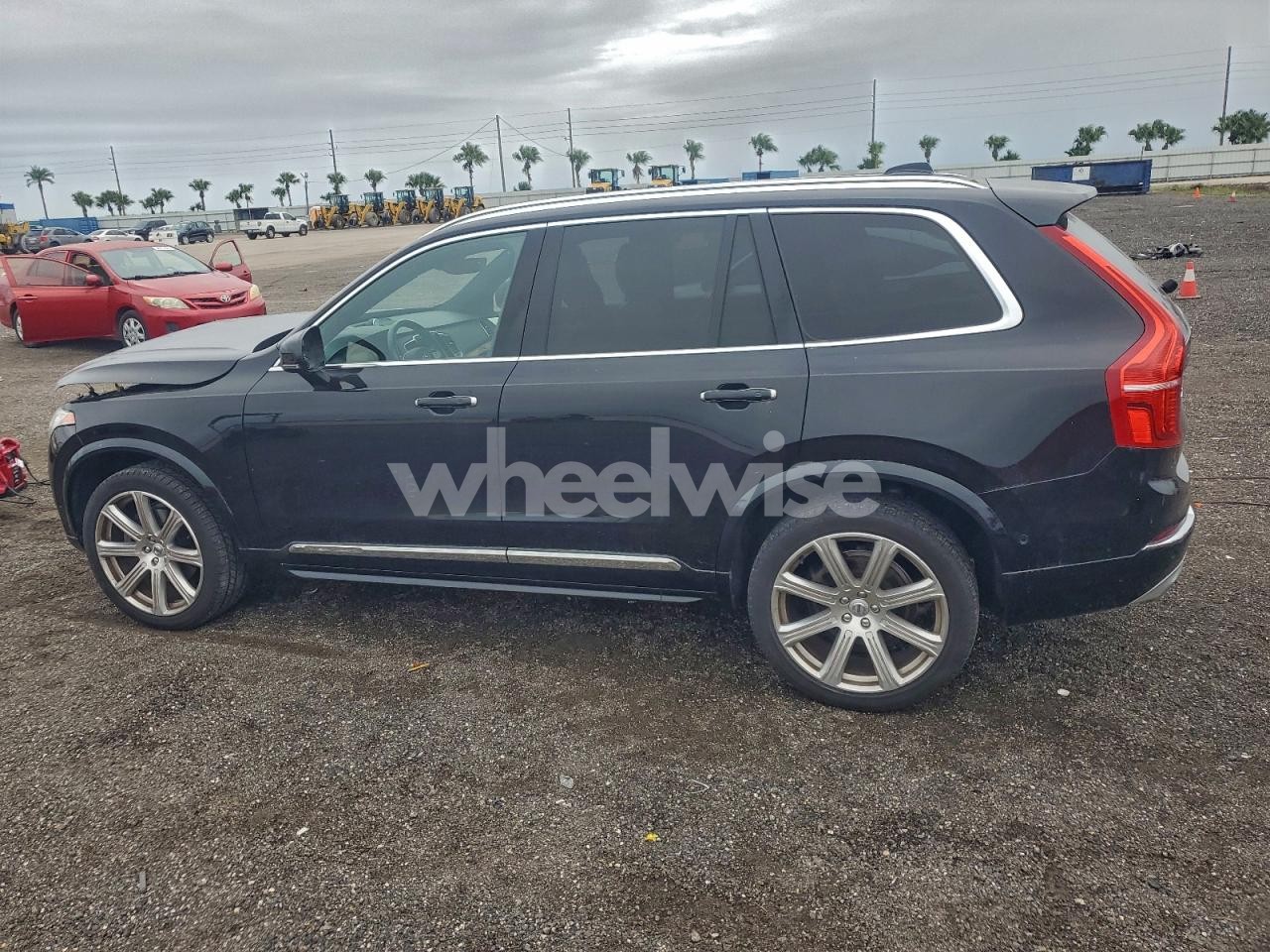 Photo 2 of 2018 VOLVO XC90 T6 (VIN YV4A22PLXJ1360833)