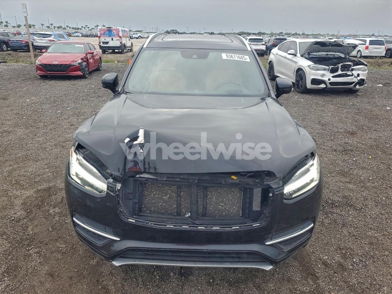 Photo 5 of 2018 VOLVO XC90 T6 (VIN YV4A22PLXJ1360833)