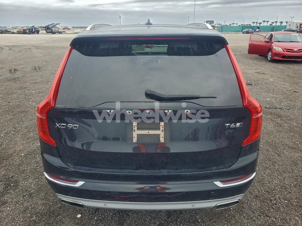 Photo 6 of 2018 VOLVO XC90 T6 (VIN YV4A22PLXJ1360833)