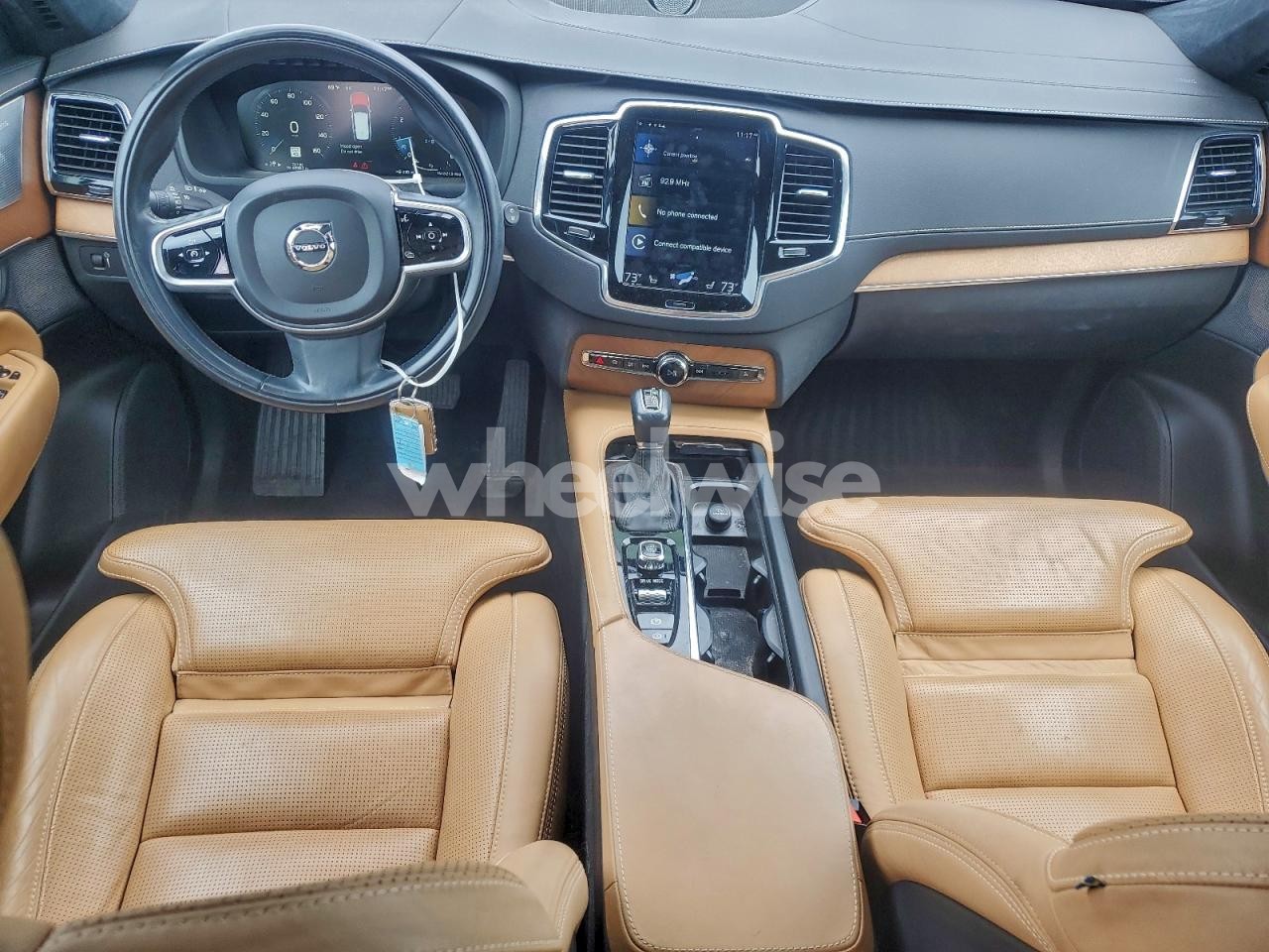 Photo 8 of 2018 VOLVO XC90 T6 (VIN YV4A22PLXJ1360833)