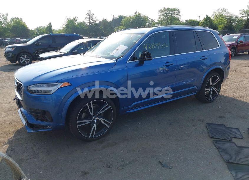 Photo 2 of 2019 Volvo Xc90 T6 R-DESIGN (VIN YV4A22PM5K1429793)