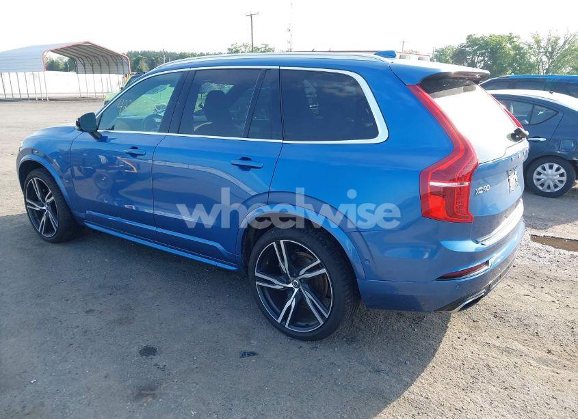 Photo 3 of 2019 Volvo Xc90 T6 R-DESIGN (VIN YV4A22PM5K1429793)