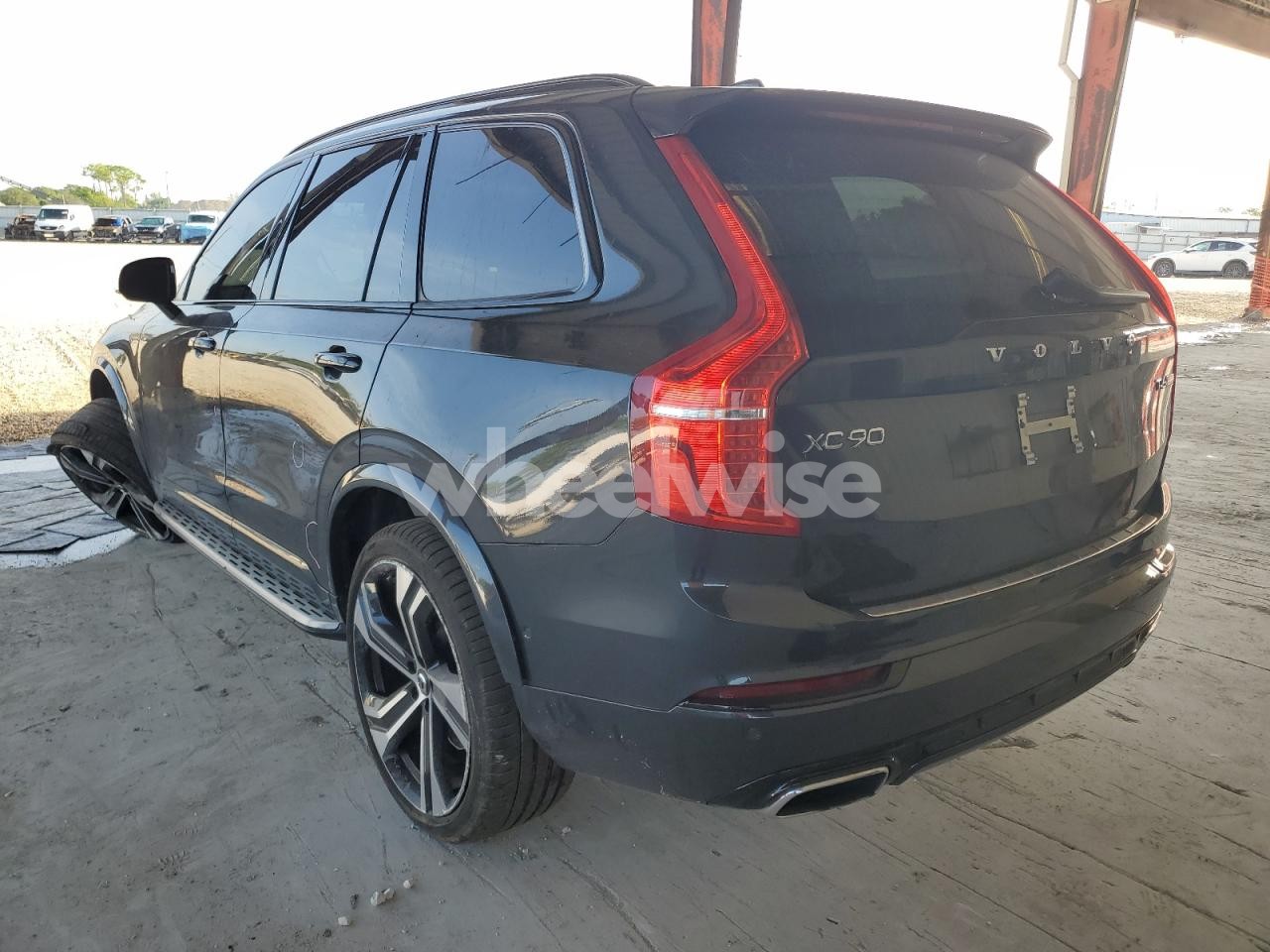 Photo 2 of 2021 VOLVO XC90 T6 R-DESIGN N/A (VIN YV4A22PM5M1673950)