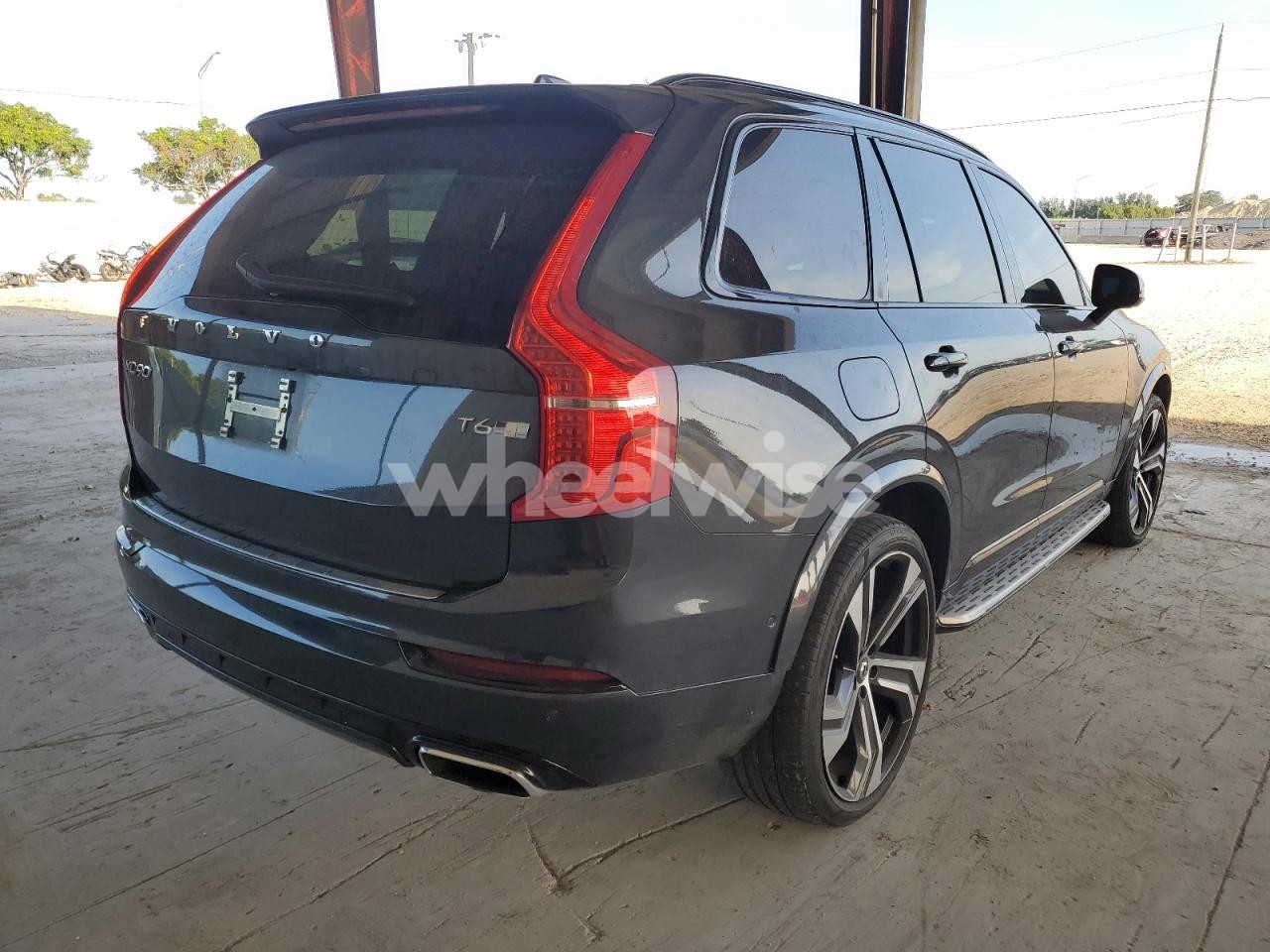Photo 3 of 2021 VOLVO XC90 T6 R-DESIGN N/A (VIN YV4A22PM5M1673950)