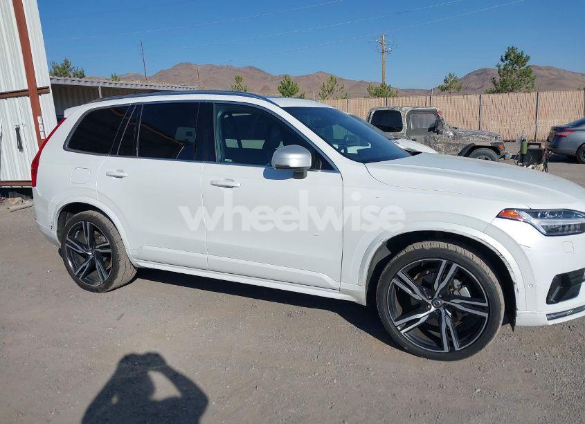 Photo 13 of 2019 Volvo Xc90 T6 R-DESIGN (VIN YV4A22PM9K1465468)