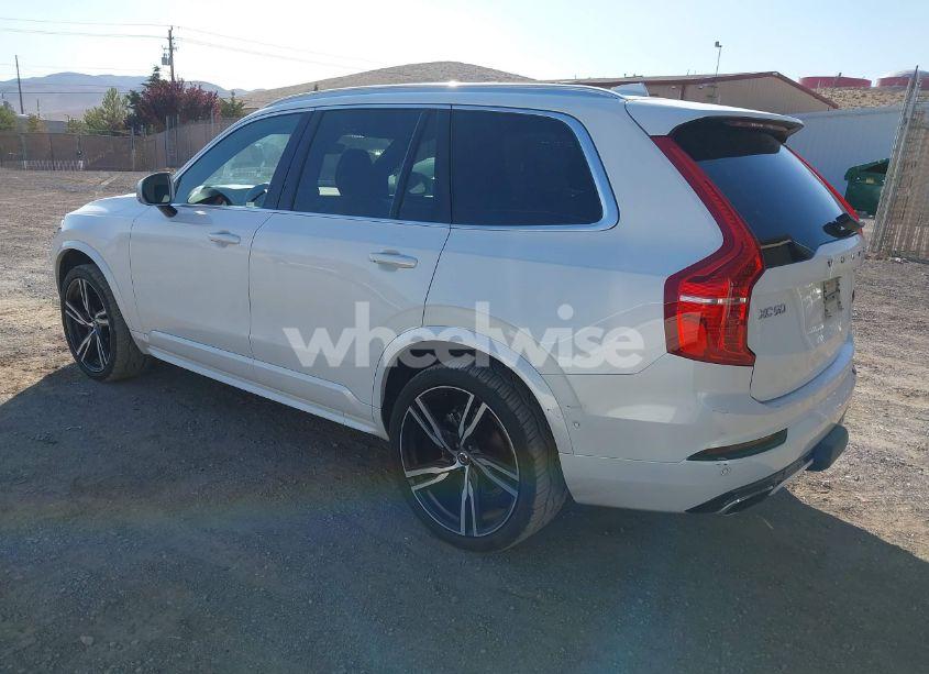 Photo 3 of 2019 Volvo Xc90 T6 R-DESIGN (VIN YV4A22PM9K1465468)