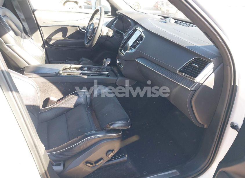 Photo 5 of 2019 Volvo Xc90 T6 R-DESIGN (VIN YV4A22PM9K1465468)