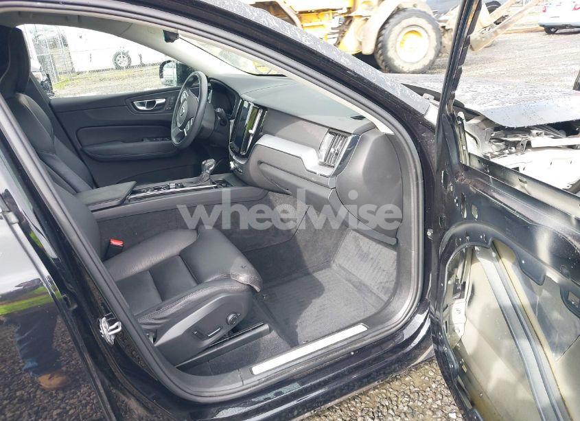 Photo 5 of 2019 Volvo Xc60 T6 MOMENTUM (VIN YV4A22RK1K1379891)