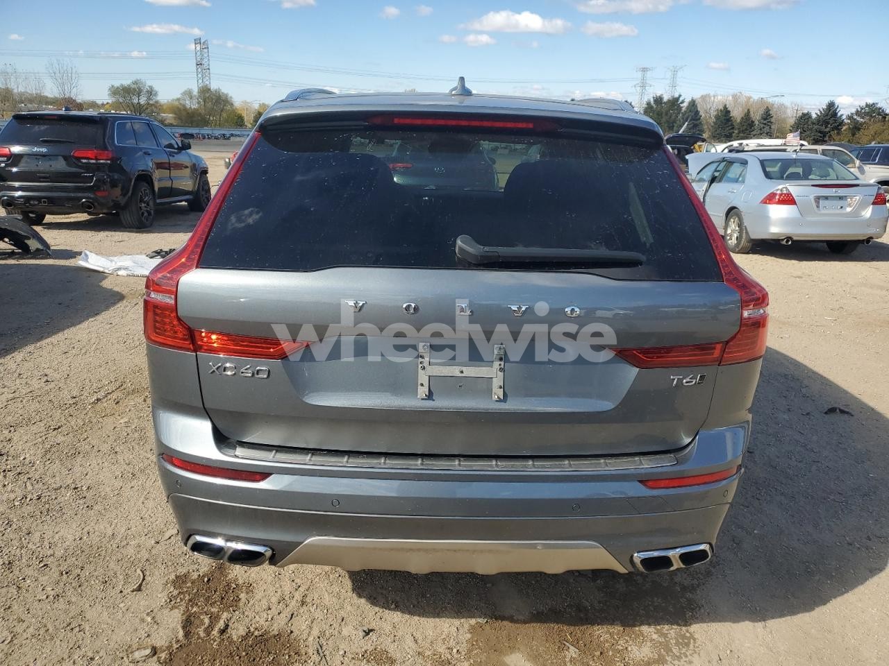 Photo 6 of 2018 VOLVO XC60 T6 MOMENTUM (VIN YV4A22RK8J1047087)