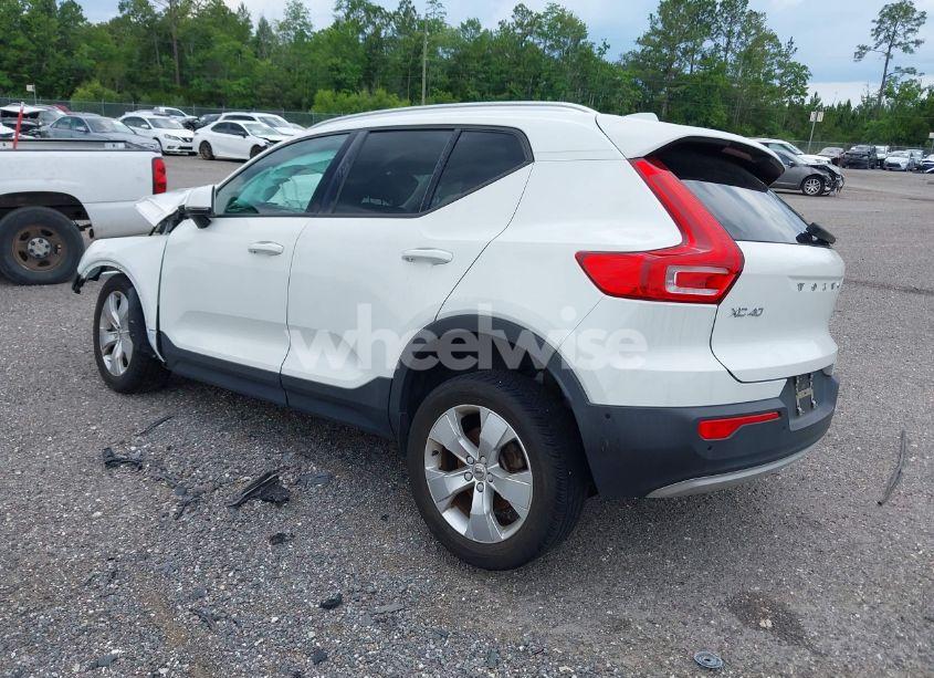 Photo 3 of 2019 Volvo Xc40 T4 MOMENTUM (VIN YV4AC2HK7K2107905)