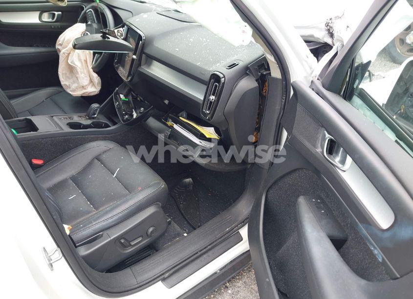 Photo 5 of 2019 Volvo Xc40 T4 MOMENTUM (VIN YV4AC2HK7K2107905)