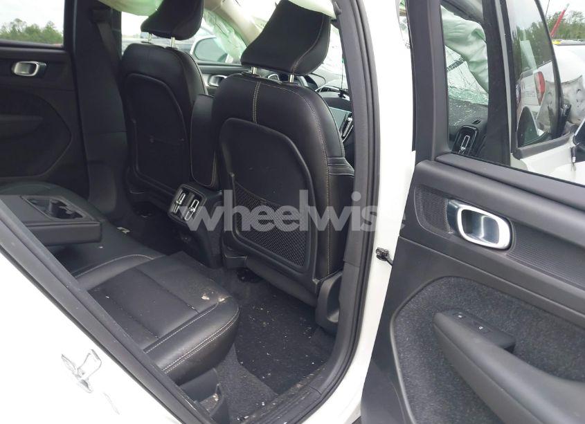 Photo 8 of 2019 Volvo Xc40 T4 MOMENTUM (VIN YV4AC2HK7K2107905)