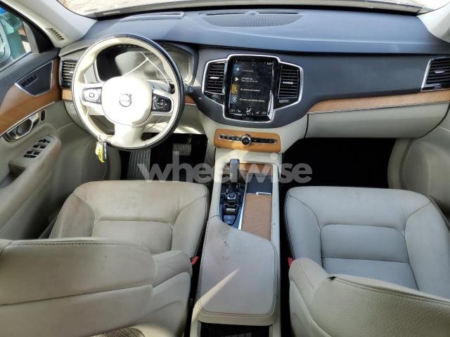 Photo 11 of 2021 VOLVO XC90 T8 RECHARGE MOMENTUM (VIN YV4BR00K3M1687780)