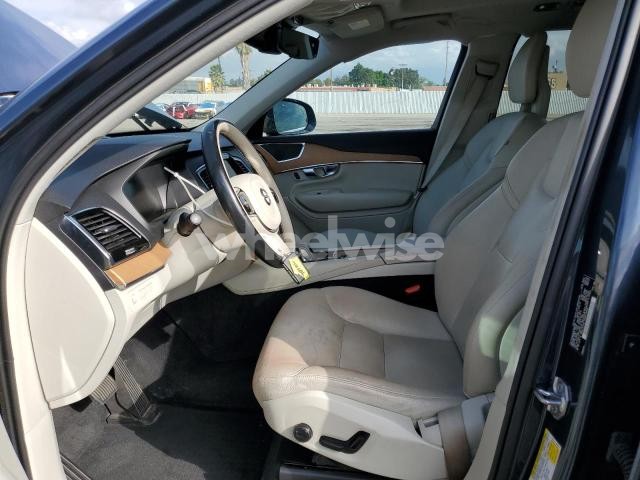 Photo 4 of 2021 VOLVO XC90 T8 RECHARGE MOMENTUM (VIN YV4BR00K3M1687780)