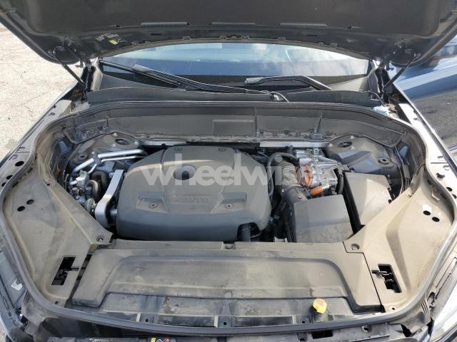 Photo 6 of 2021 VOLVO XC90 T8 RECHARGE MOMENTUM (VIN YV4BR00K3M1687780)