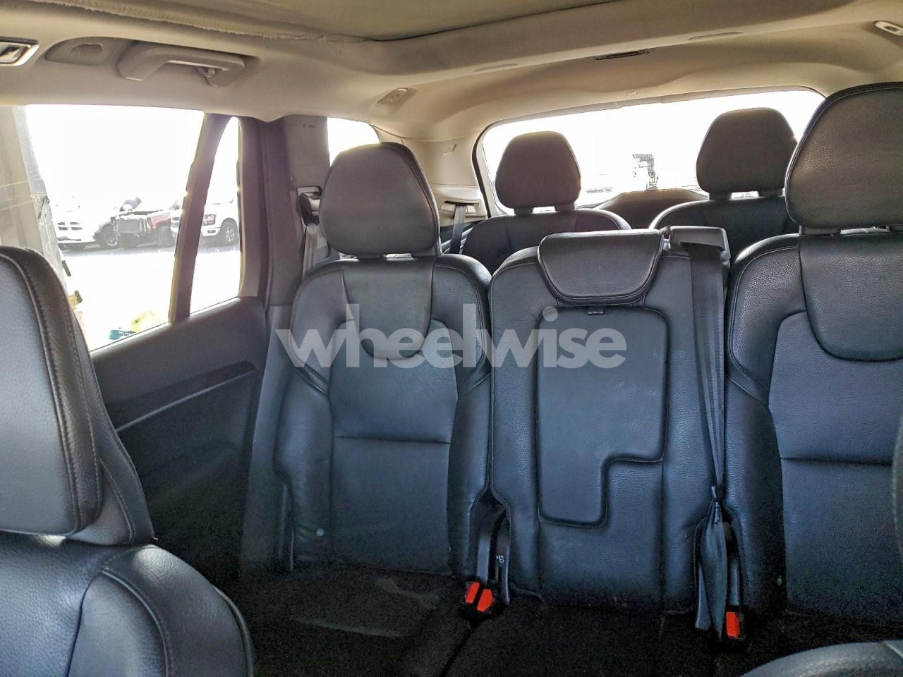 Photo 10 of 2019 VOLVO XC90 T8 MOMENTUM (VIN YV4BR0CKXK1444640)