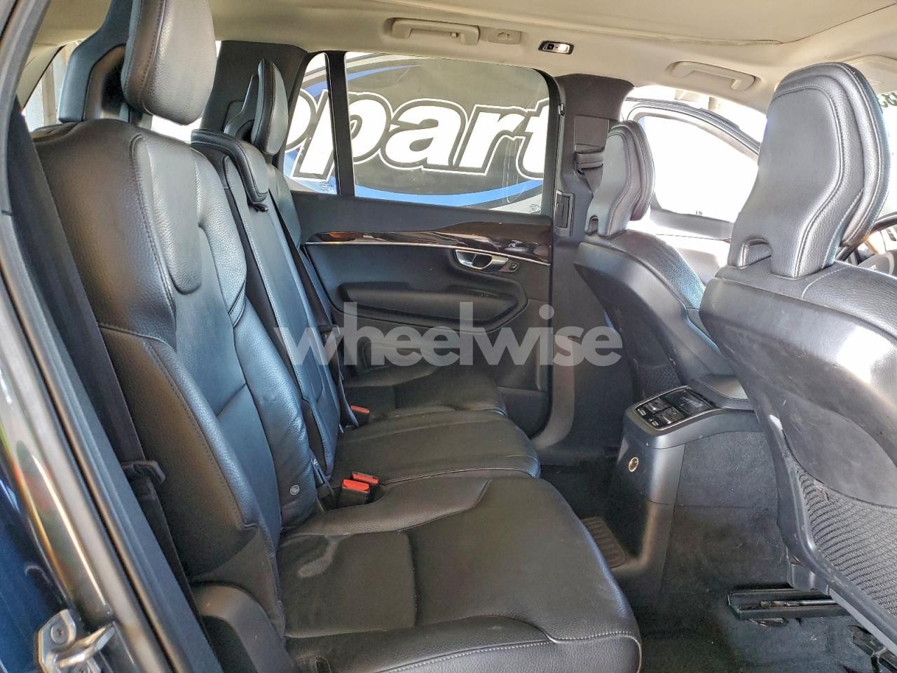 Photo 11 of 2019 VOLVO XC90 T8 MOMENTUM (VIN YV4BR0CKXK1444640)