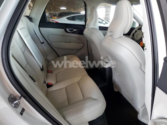 Photo 8 of 2021 VOLVO XC60 T8 RECHARGE INSCRIPTION EXPRESS (VIN YV4BR0DK4M1855839)