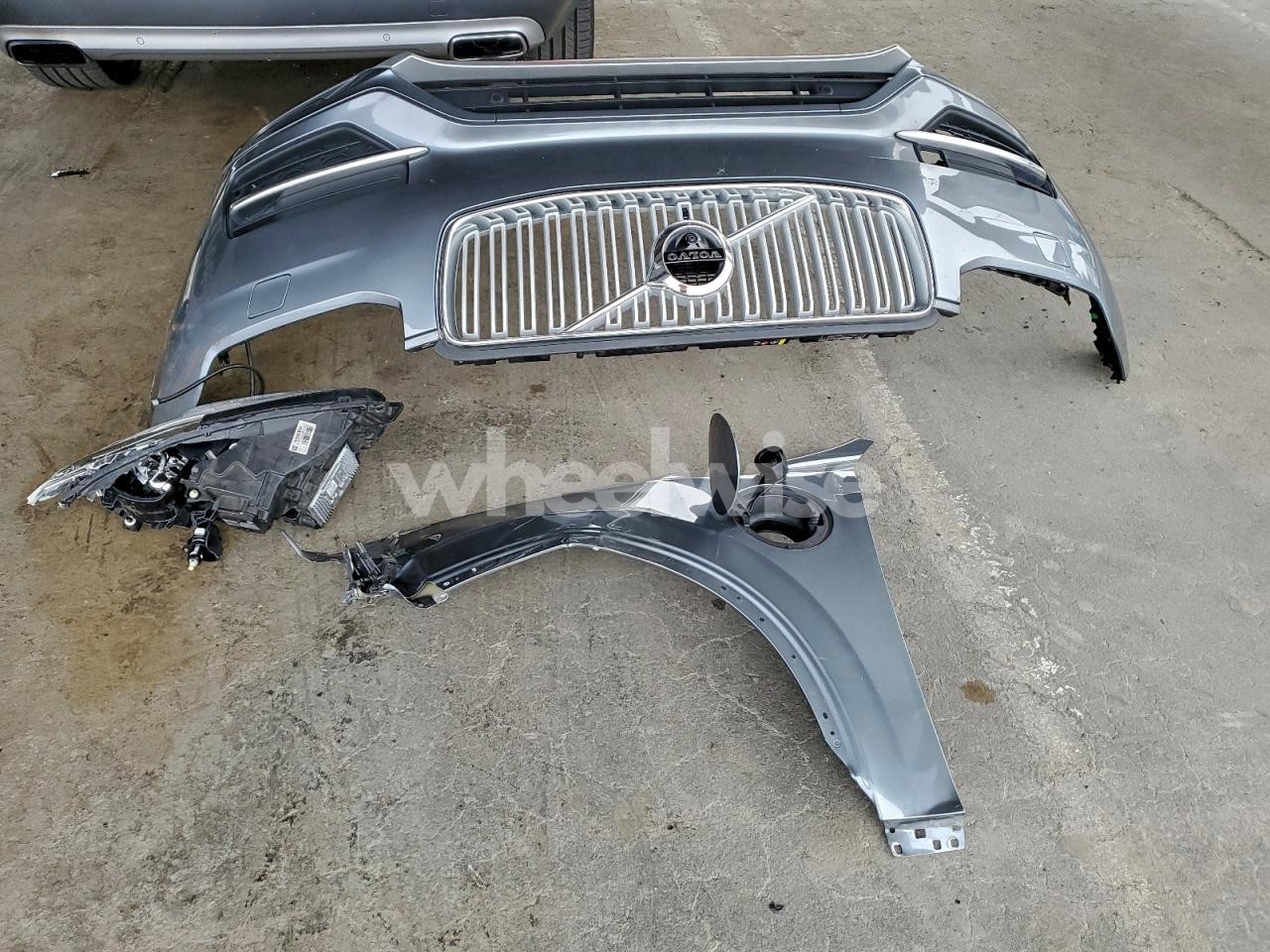 Photo 13 of 2018 VOLVO XC90 T8 (VIN YV4BR0PL8J1338608)