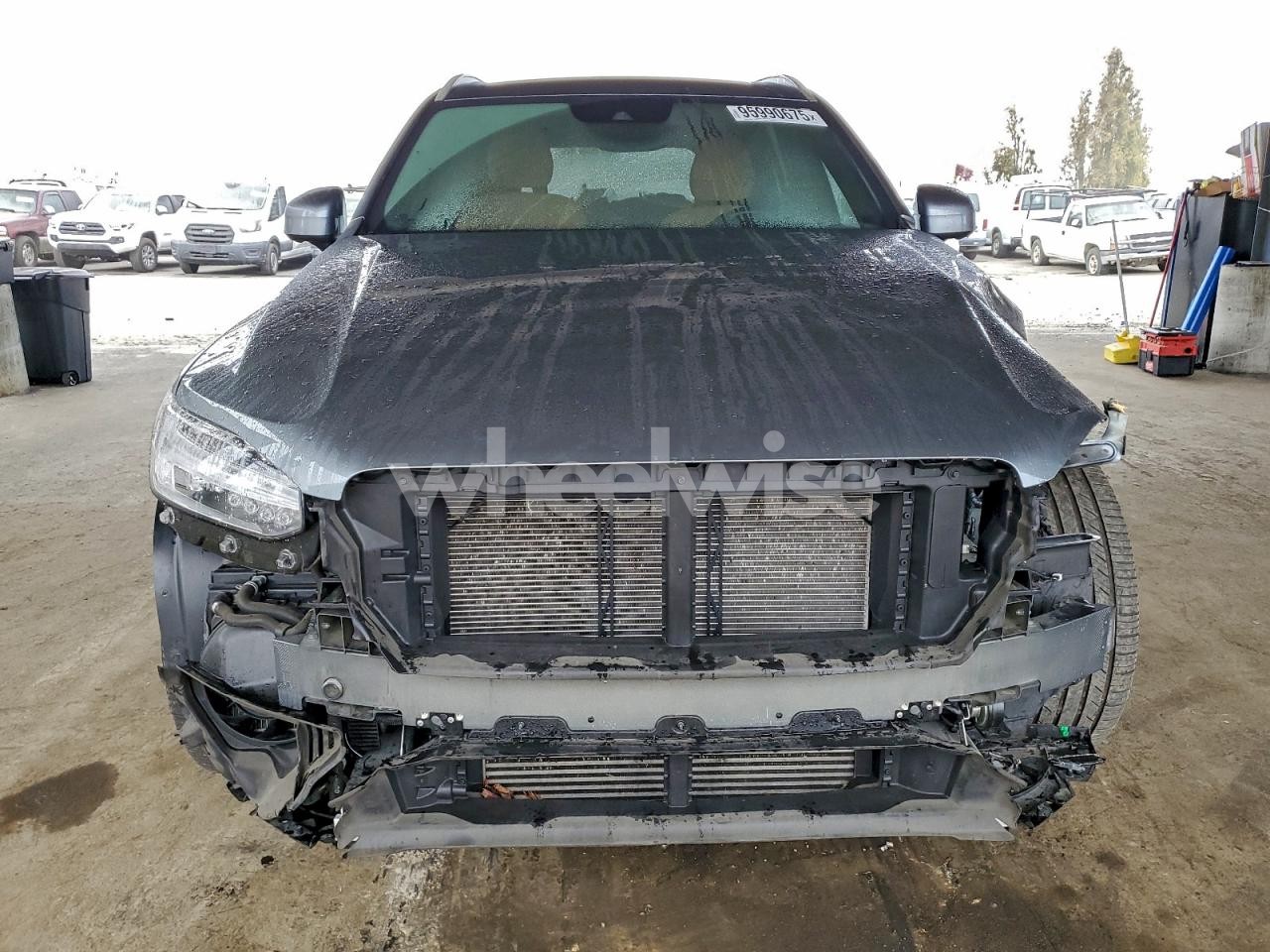 Photo 5 of 2018 VOLVO XC90 T8 (VIN YV4BR0PL8J1338608)