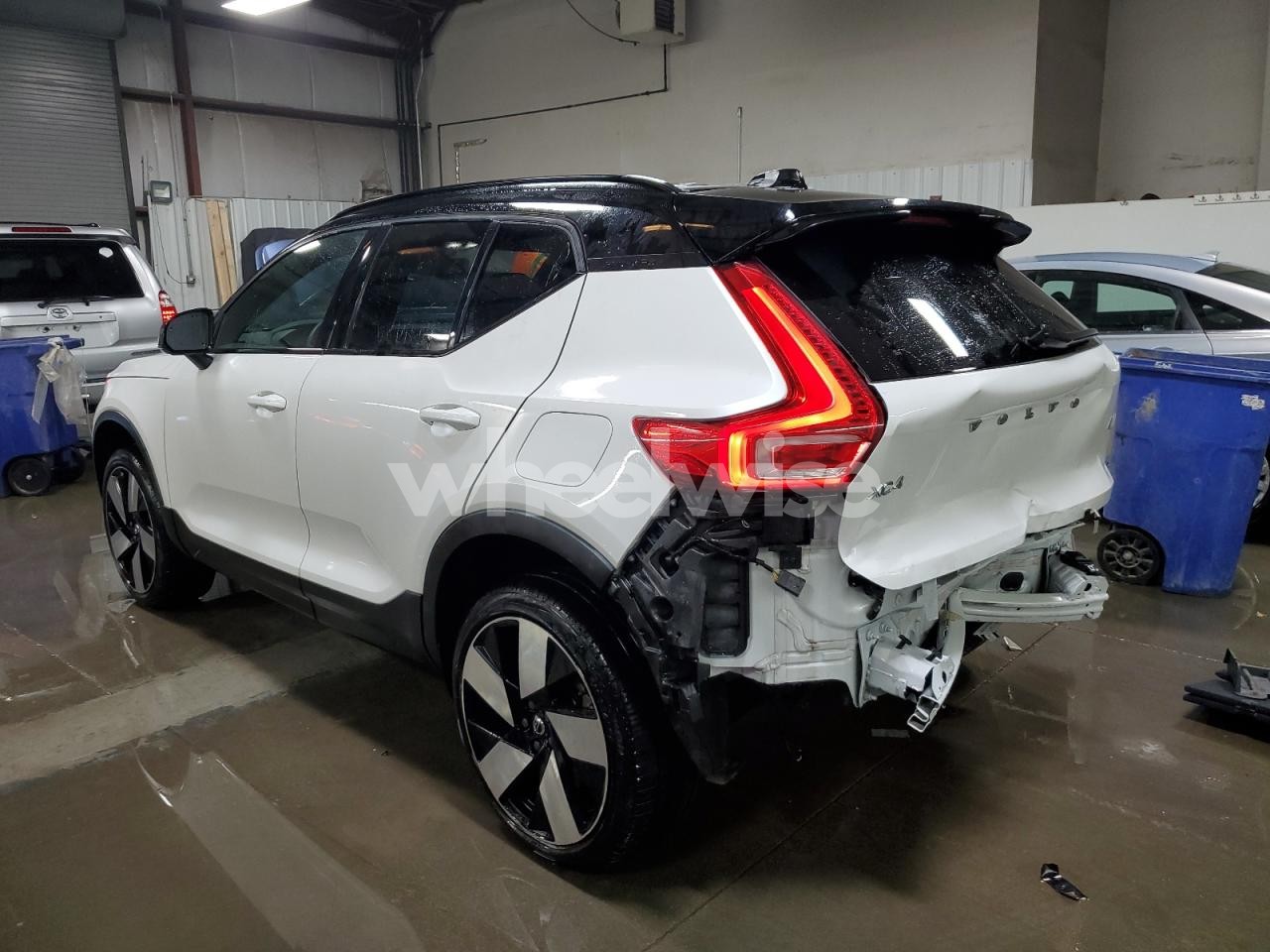 Photo 2 of 2023 VOLVO XC40 RECHARGE ULTIMATE (VIN YV4ED3UM0P2049493)