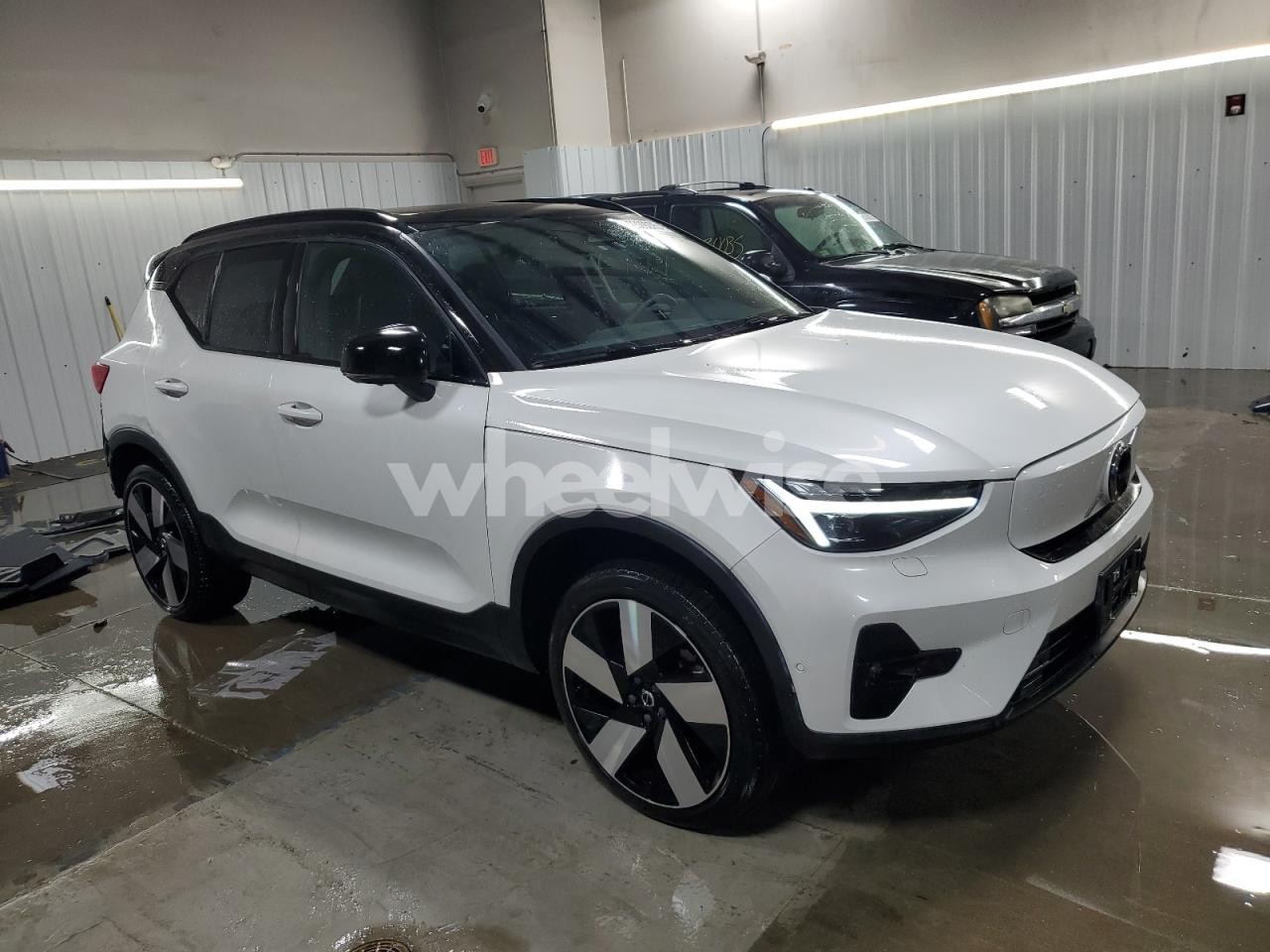 Photo 4 of 2023 VOLVO XC40 RECHARGE ULTIMATE (VIN YV4ED3UM0P2049493)