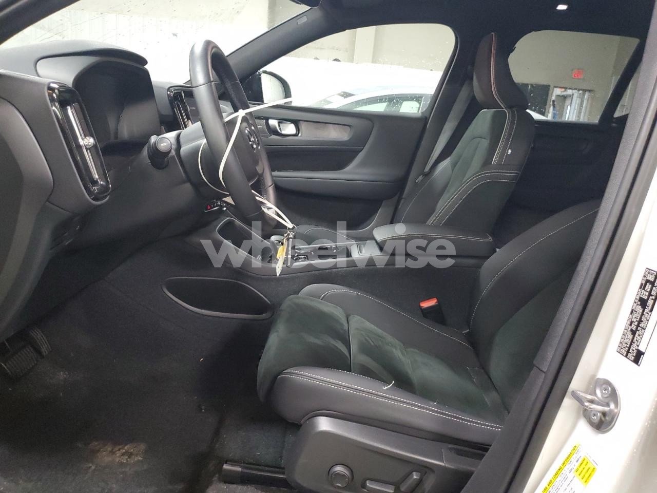 Photo 7 of 2023 VOLVO XC40 RECHARGE ULTIMATE (VIN YV4ED3UM0P2049493)