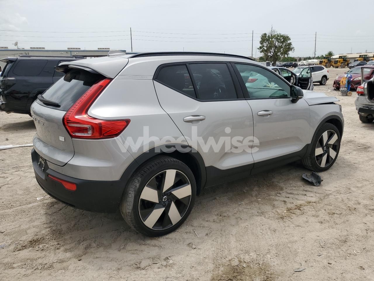 Photo 3 of 2023 VOLVO XC40 RECHARGE ULTIMATE (VIN YV4ED3UMXP2945977)