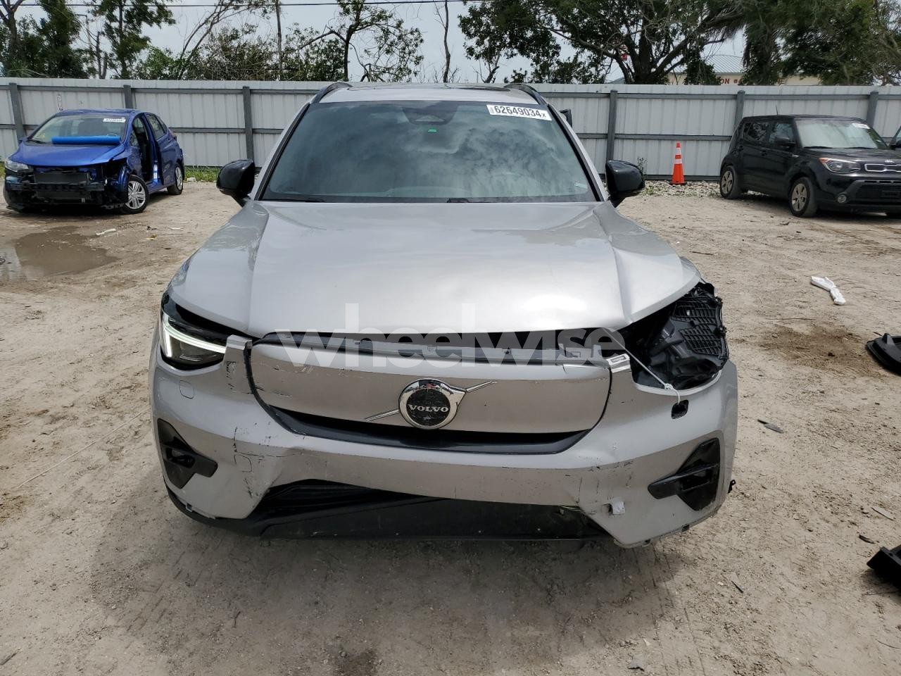Photo 5 of 2023 VOLVO XC40 RECHARGE ULTIMATE (VIN YV4ED3UMXP2945977)