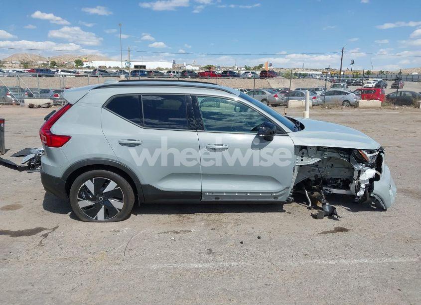 Photo 14 of 2025 Volvo Ex40 TWIN MOTOR CORE (VIN YV4ER3HJ8S2503399)