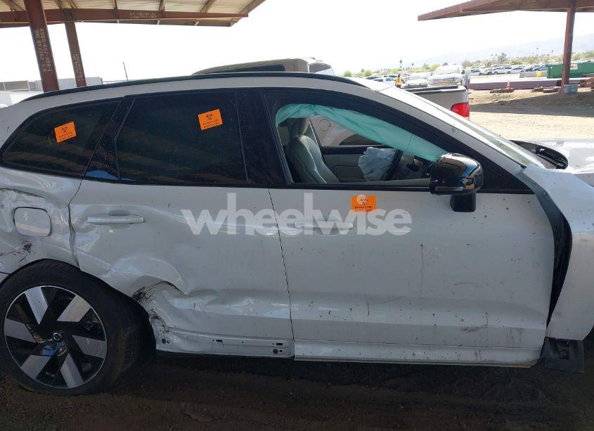 Photo 12 of 2024 Volvo Xc60 RECHARGE PLUG-IN HYBRID T8 PLUS DARK THEME (VIN YV4H60DL9R1915780)