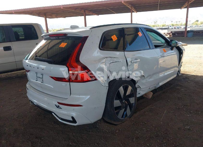 Photo 4 of 2024 Volvo Xc60 RECHARGE PLUG-IN HYBRID T8 PLUS DARK THEME (VIN YV4H60DL9R1915780)