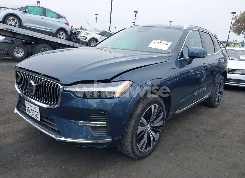 Photo 2 of 2023 Volvo Xc60 RECHARGE PLUG-IN HYBRID T8 PLUS BRIGHT THEME (VIN YV4H60DN3P1219303)