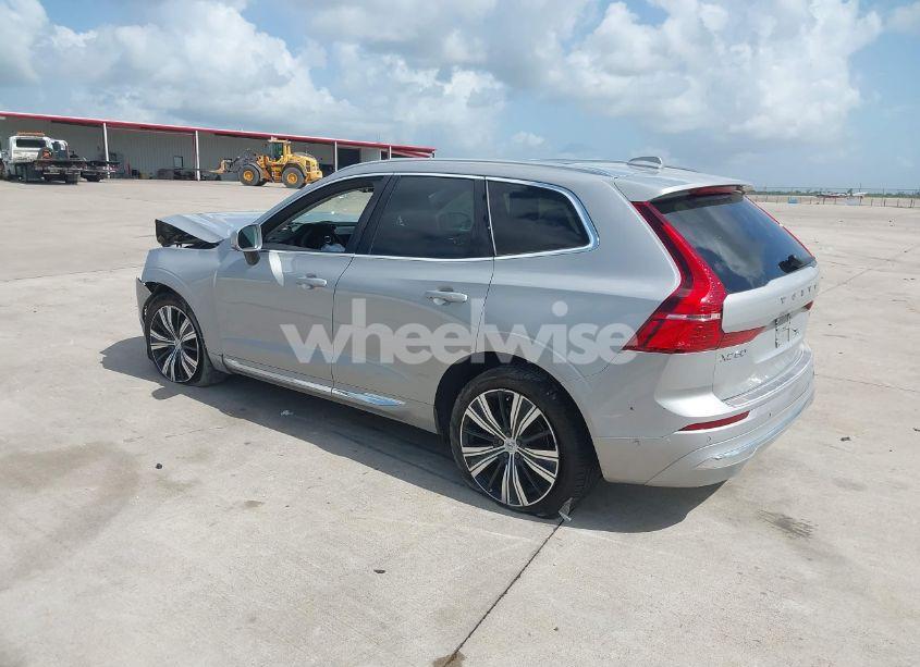 Photo 3 of 2023 Volvo Xc60 B5 PLUS BRIGHT THEME (VIN YV4L12DE2P1302404)